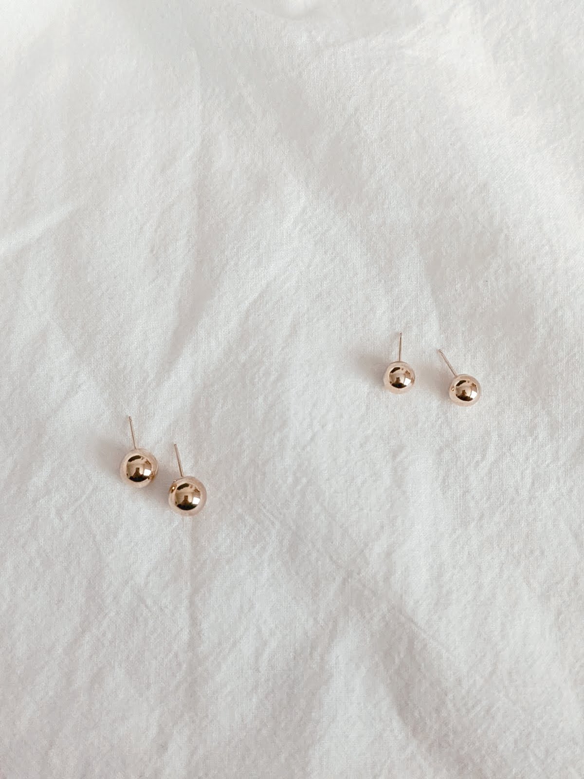 Dot Earrings
